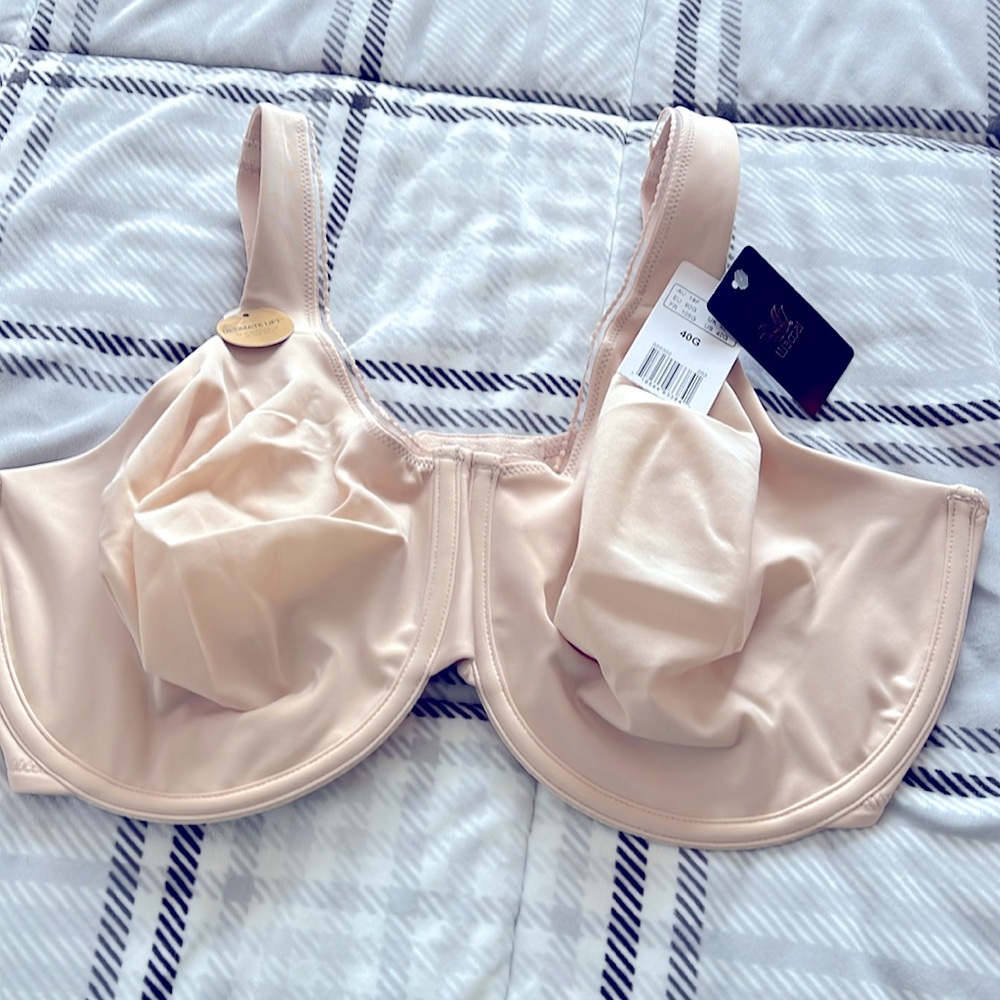 Wacoal bra model 855352 sand color size 40G new with tags